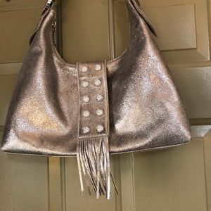 Beautiful extra soft silver metallic💥 drastic $85